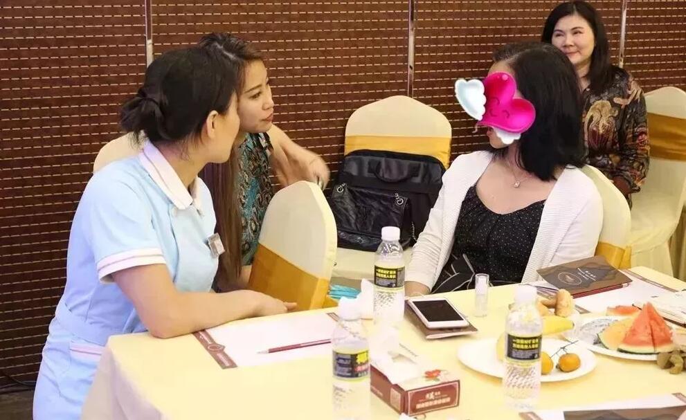 莊沛沛老師在與PVIP會員討論美膚話題